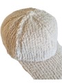 Avec sa matière imitation mouton et sa couleur crème, cette casquette est douce, originale et ultra tendance!