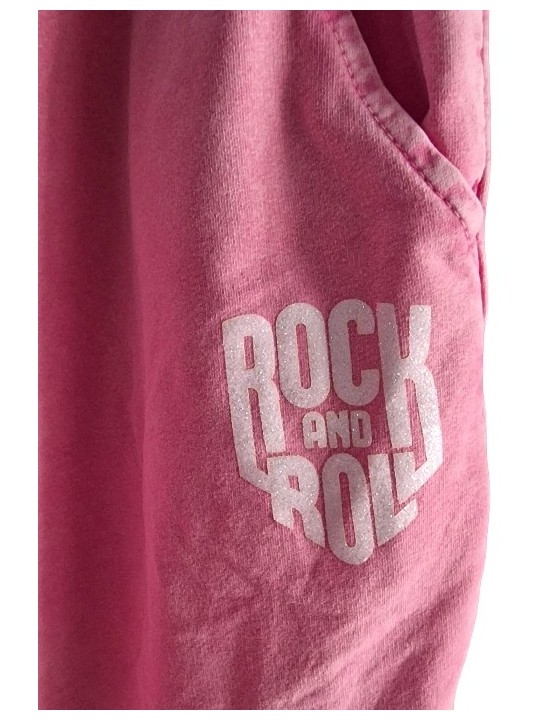 pantajogg de chez April Vintage, rose bonbon effet délavé logo rock and roll blanc