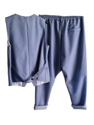 Tailleur pantalon blazer bleu denim sans manches de chez SUN